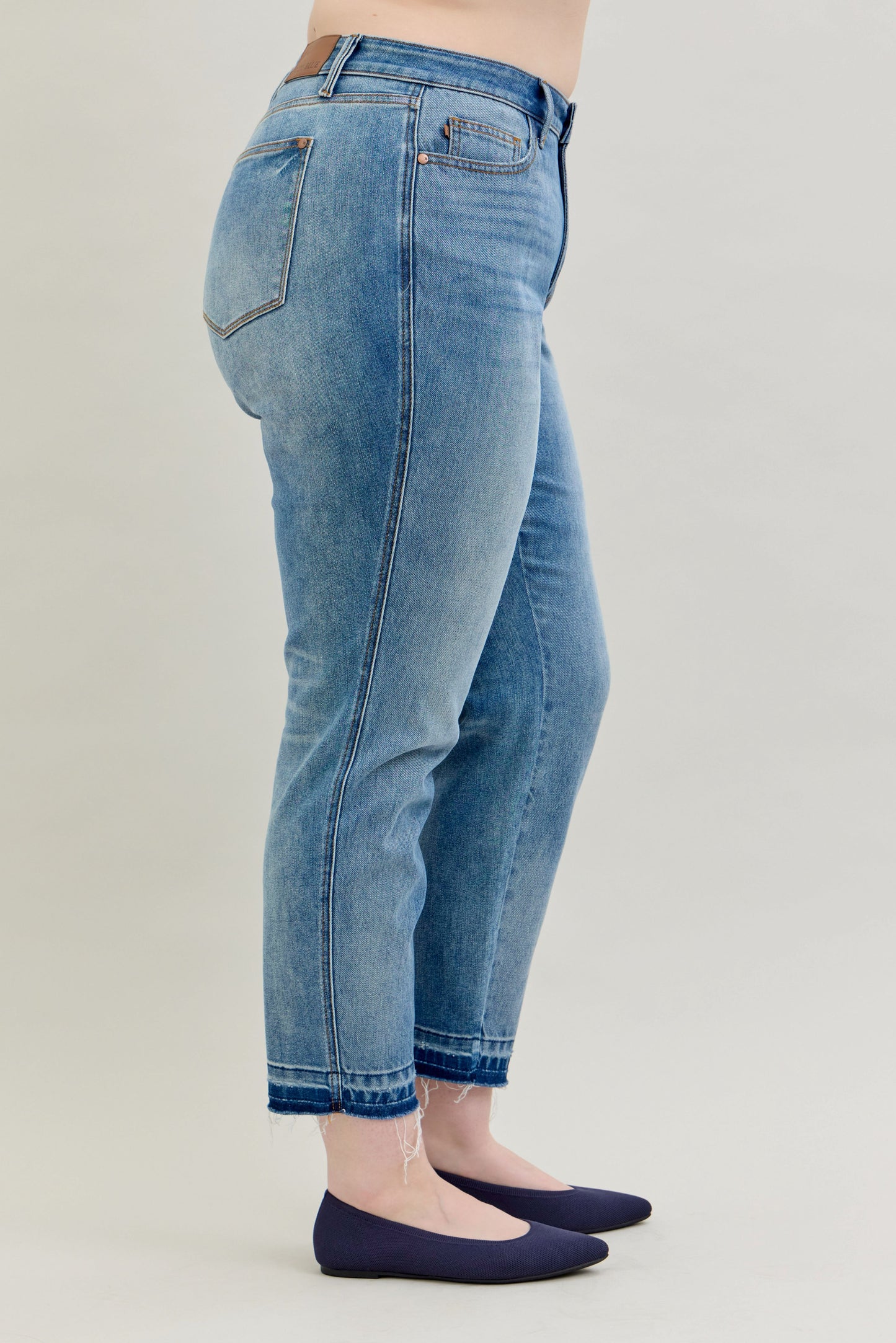 Judy Blue Midrise Release Hem Boyfriend Jean-PLUS