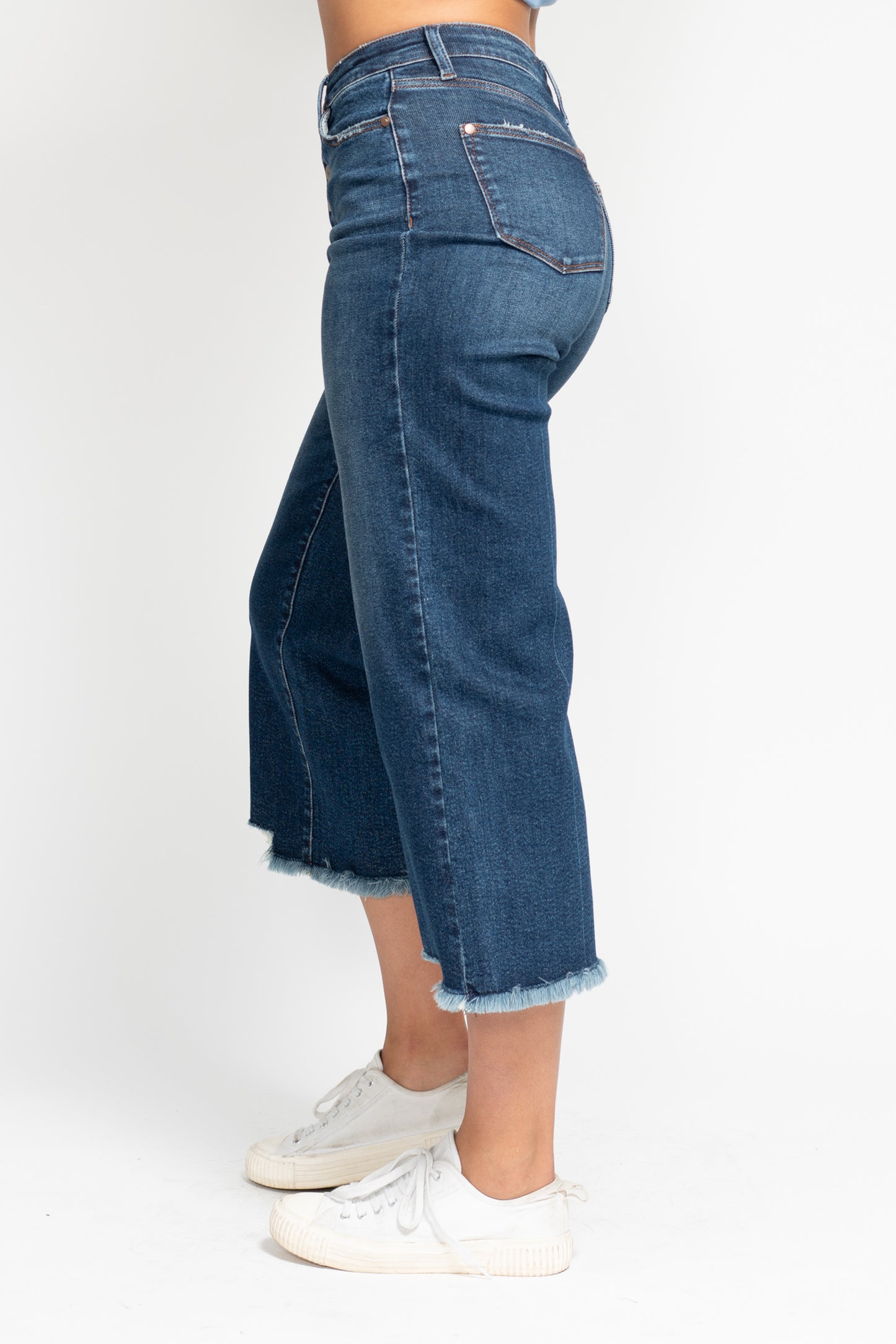 Judy Blue Button Fly Destroy Hem Crop Wide